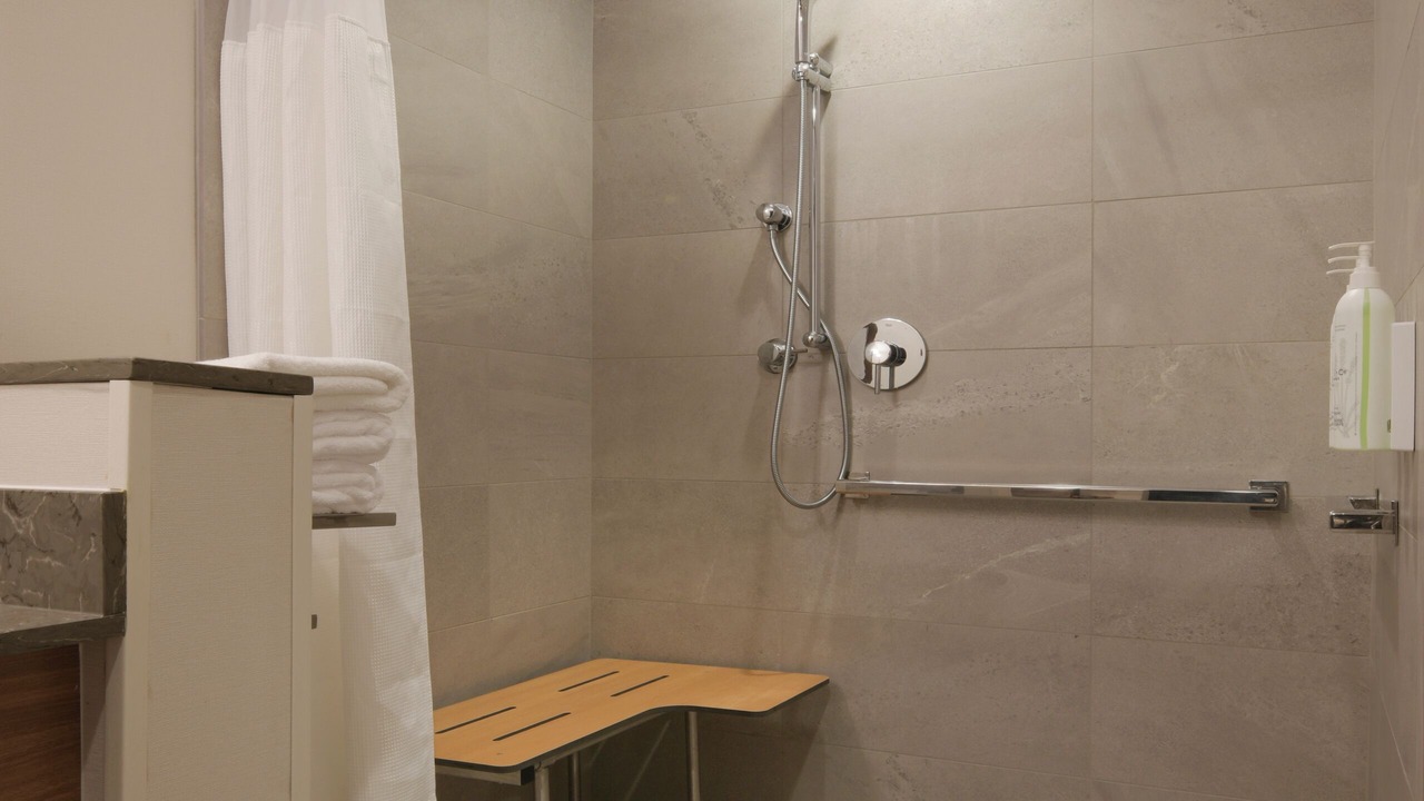 Photo of Bathroom in Buckner Terrace - Everglade Park