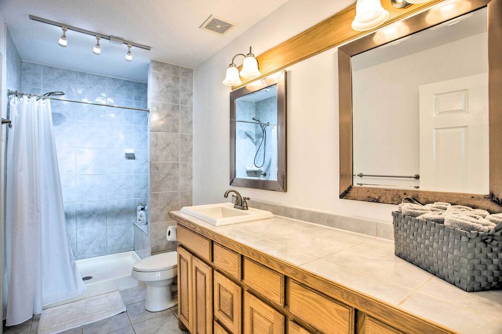 Photo of Bathroom in Caney City