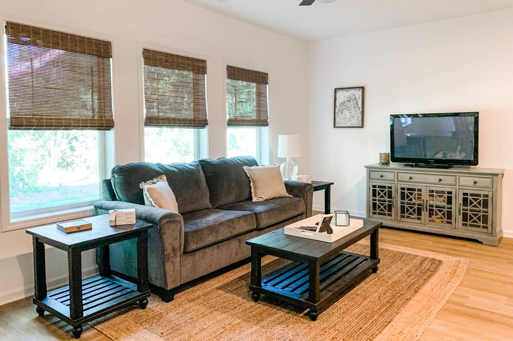 Photo of Livingroom in Hoschton