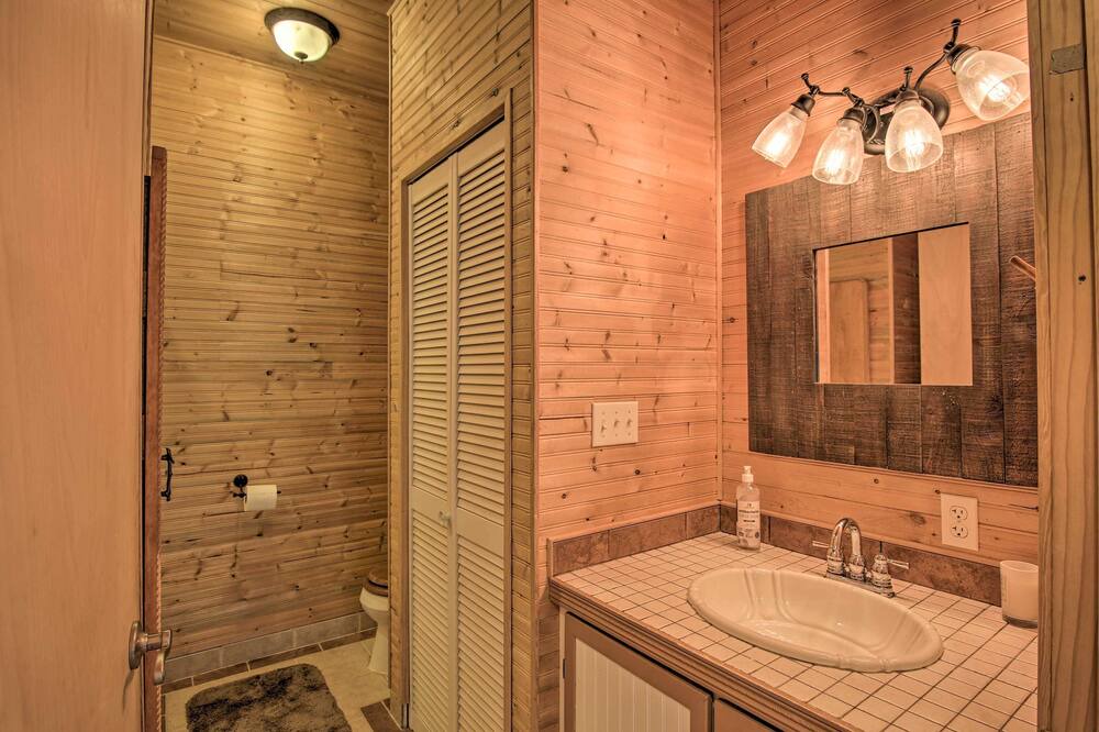 Photo of Bathroom in Vian