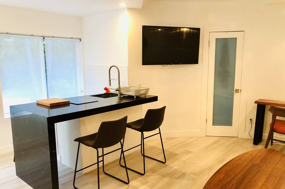 Photo of Bedroom in Beverly Glen