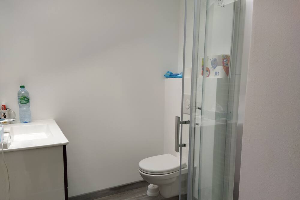 Photo of Bathroom in Roseraie