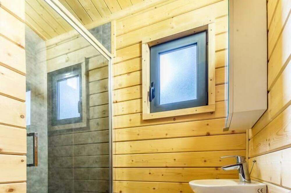 Photo of Bathroom in La Salle-en-Beaumont