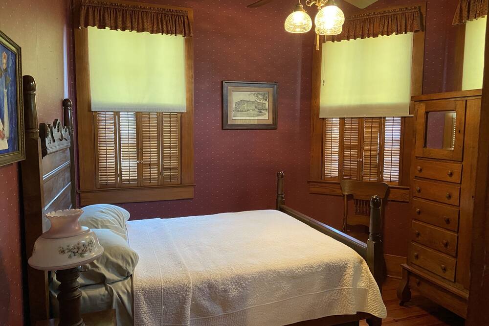 Photo of Bedroom in Scott