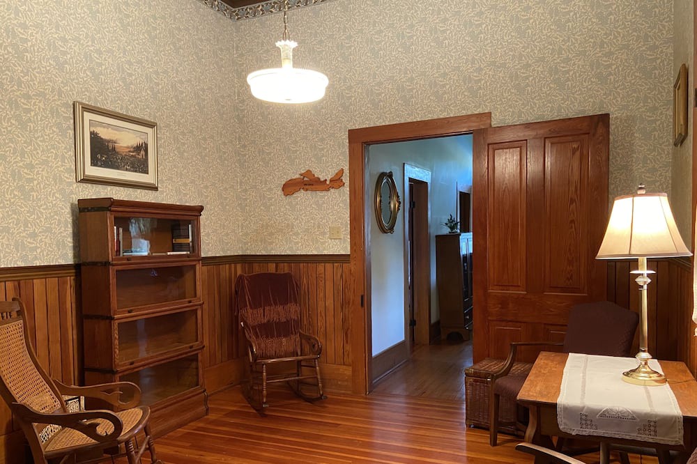Photo of Livingroom in Scott