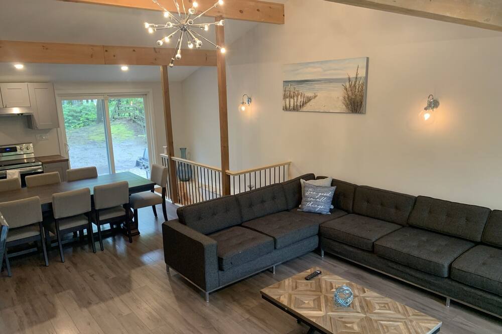Photo of Livingroom in Lafontaine
