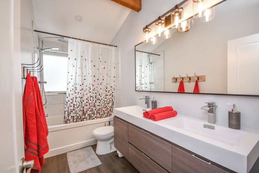 Photo of Bathroom in Lafontaine