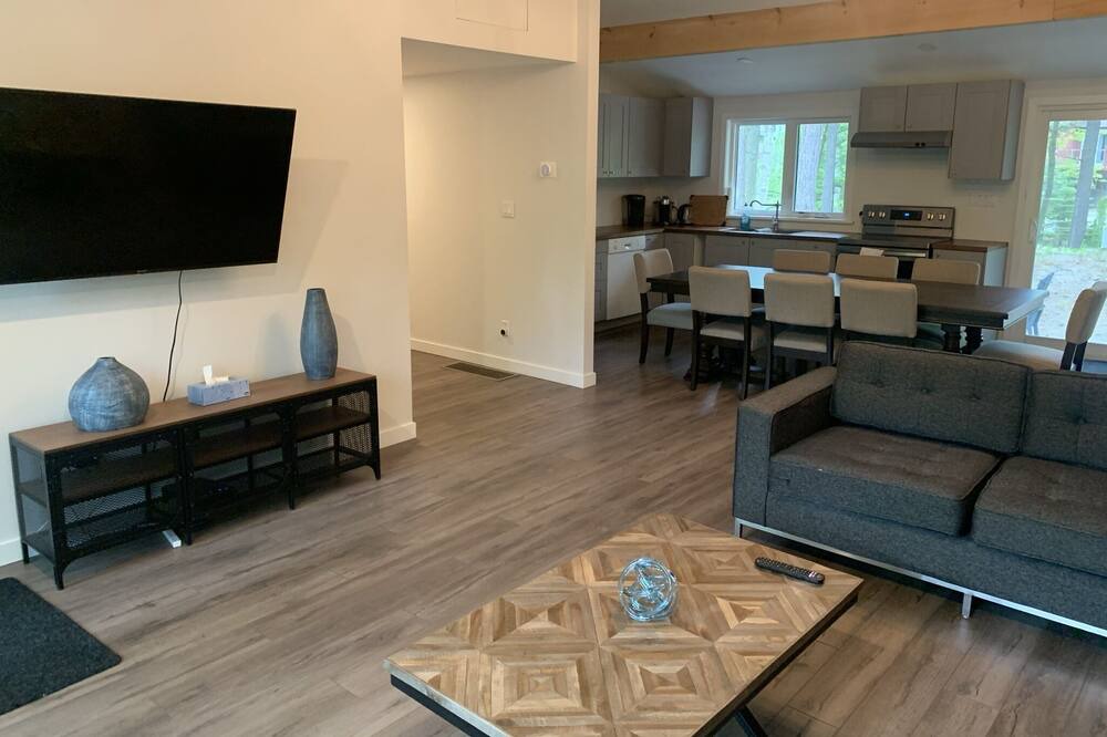 Photo of Livingroom in Lafontaine