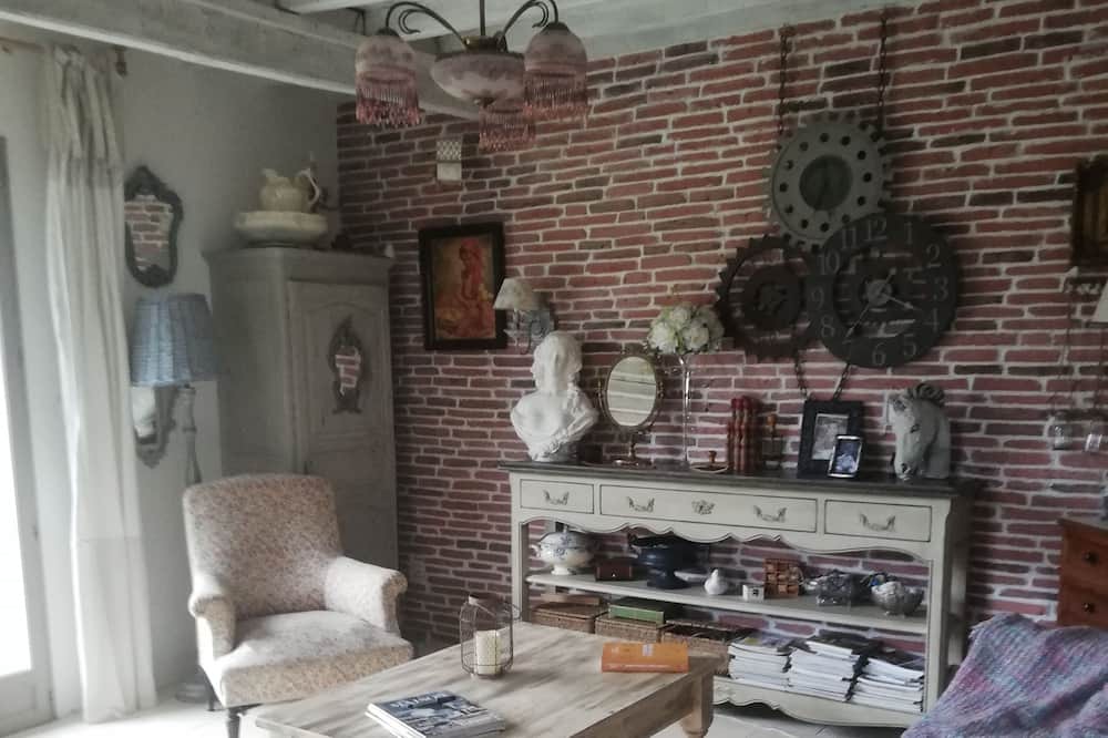 Photo of Others in Theze