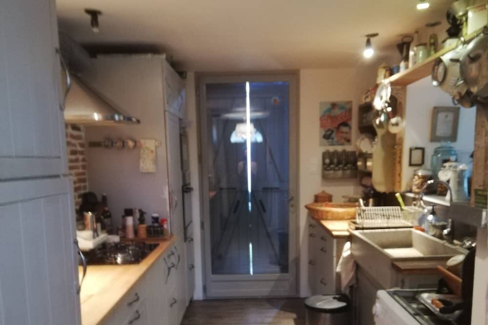 Photo of Others in Theze