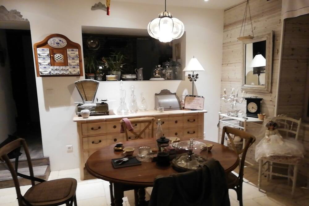 Photo of Kitchen in Theze