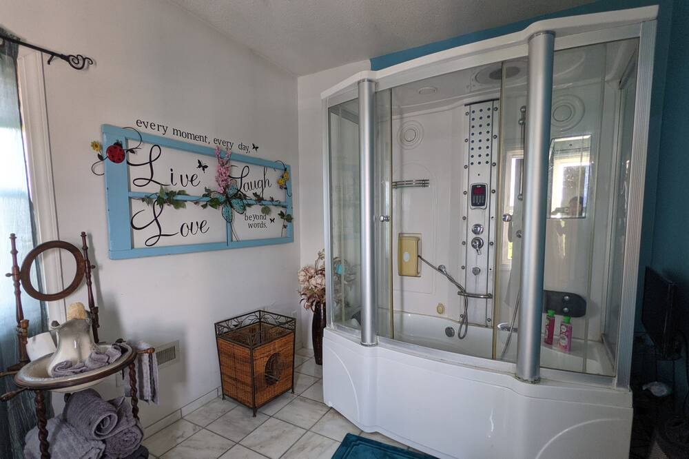 Photo of Bathroom in Elmira