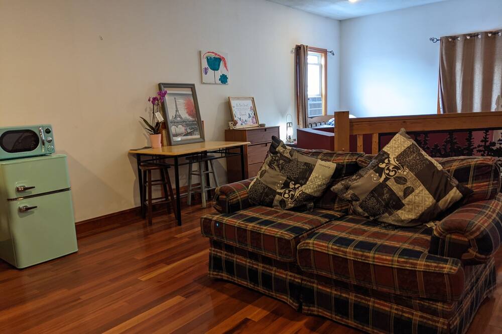 Photo of Livingroom in Elmira
