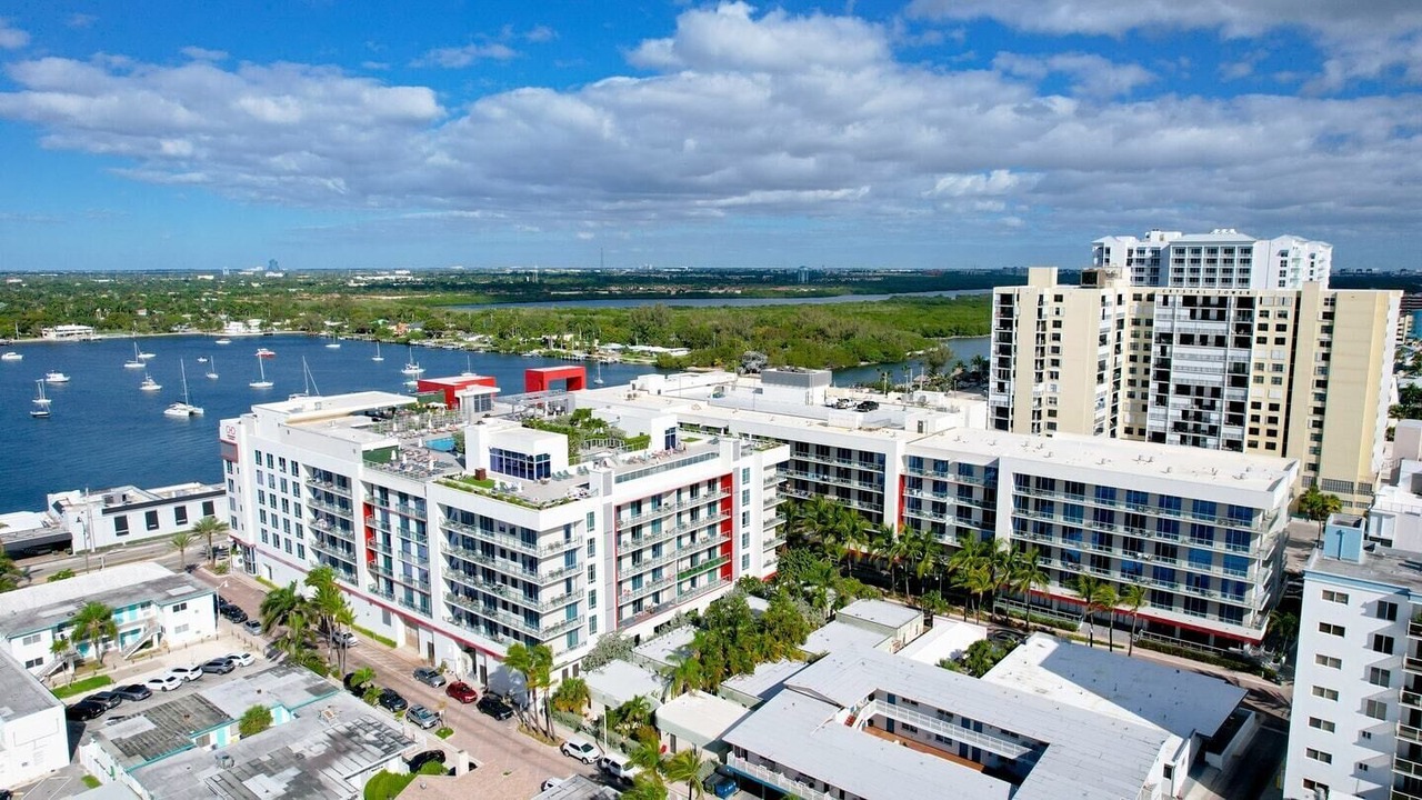 Photo of Outdoor in Hollywood