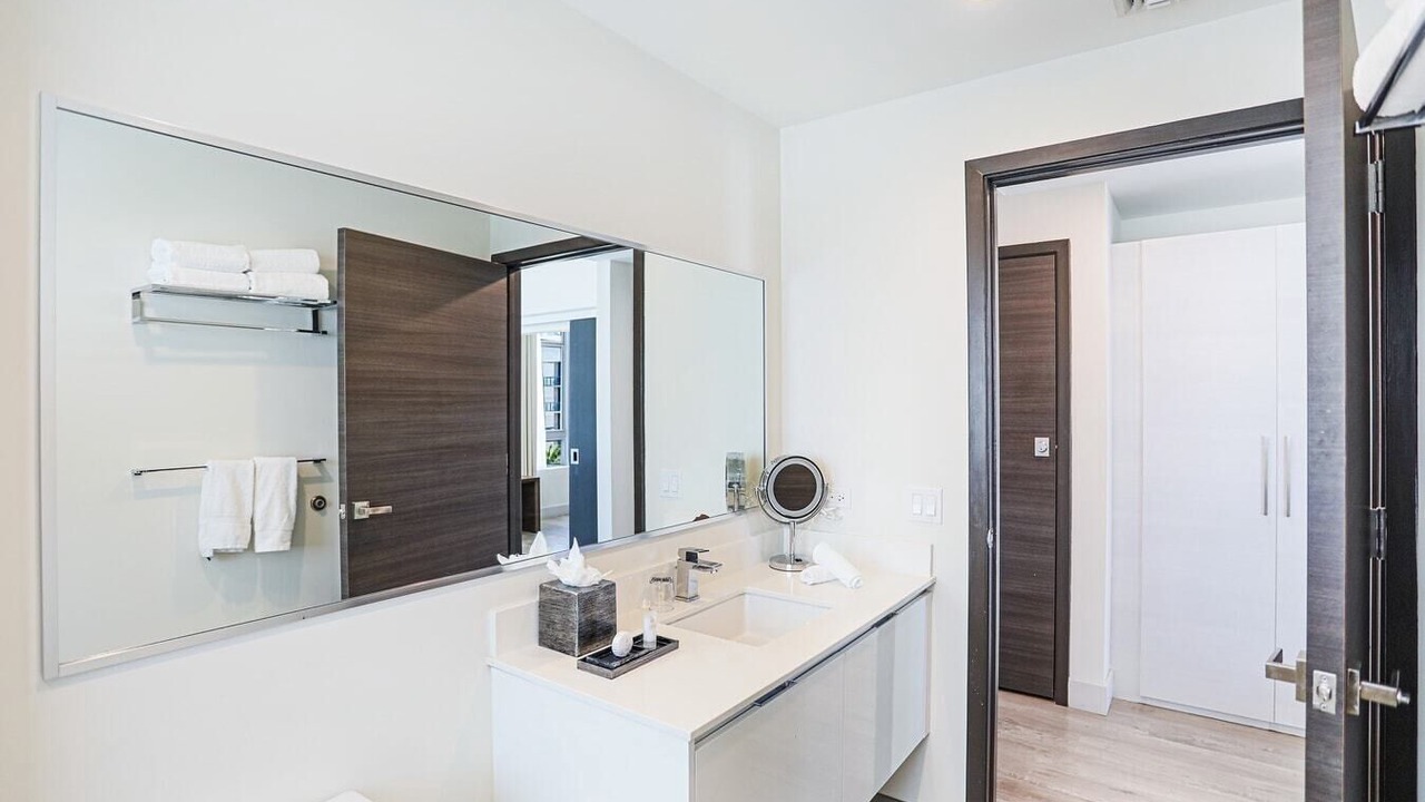 Photo of Others in Hollywood