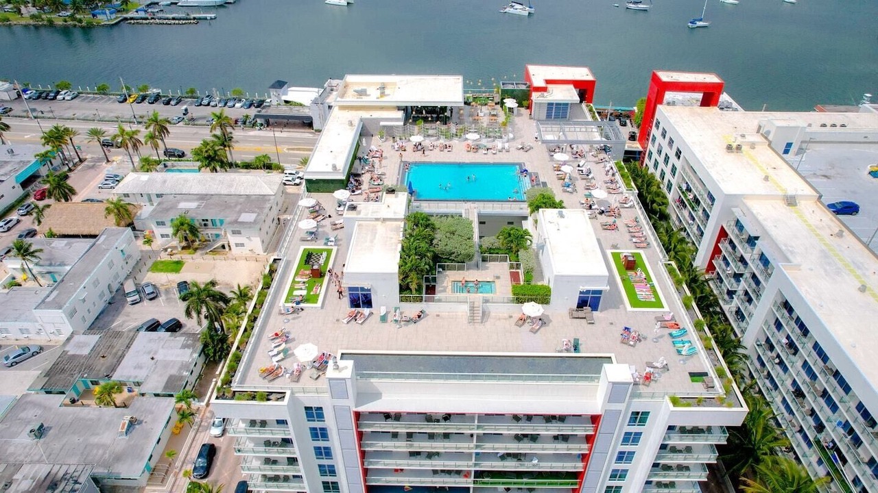 Photo of Outdoor in Hollywood