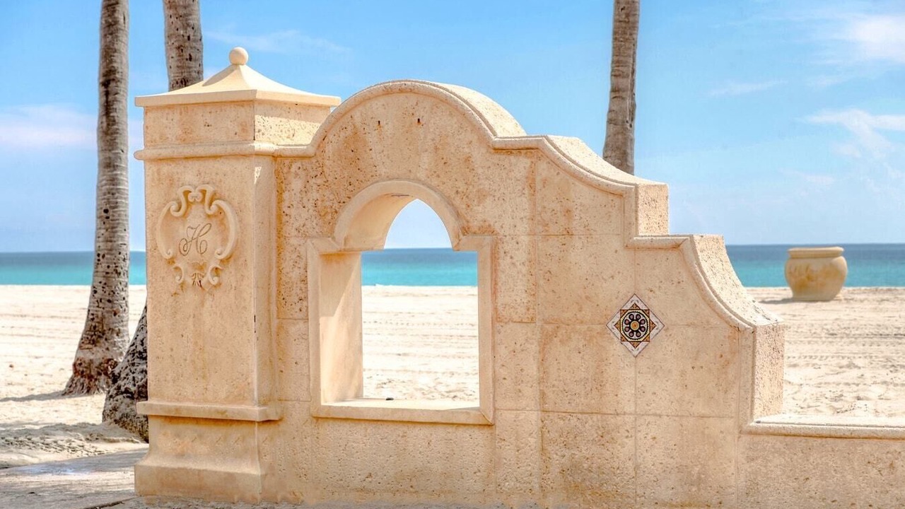 Photo of Others in Hollywood