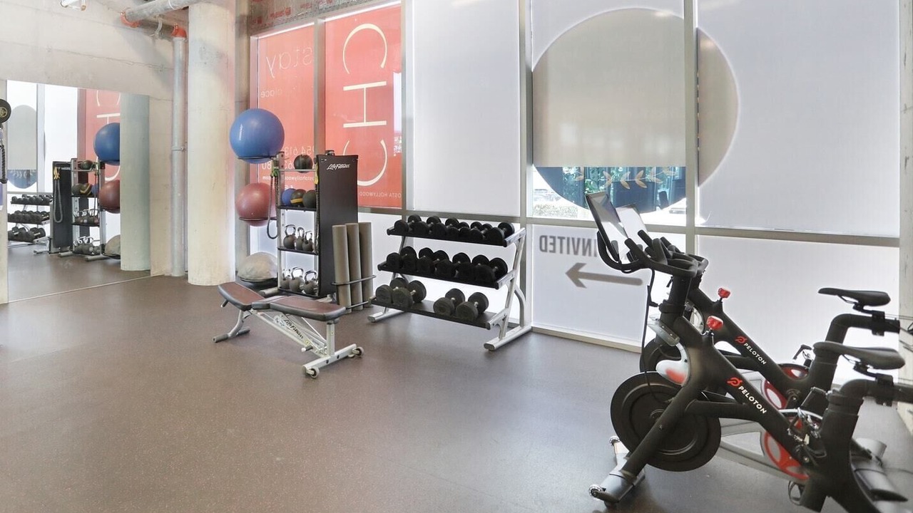 Photo of Others in Hollywood