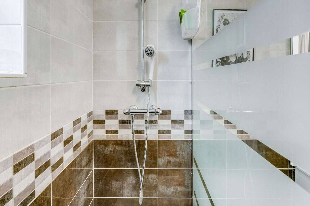 Photo of Bathroom in Roquebrun