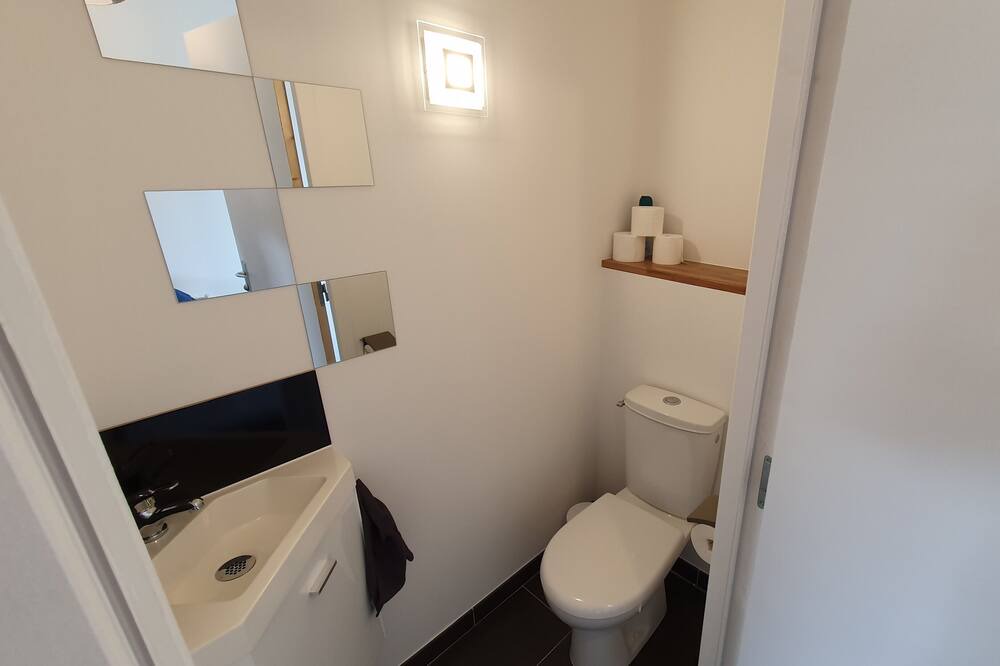 Photo of Bathroom in Saint-Jean-du-Doigt