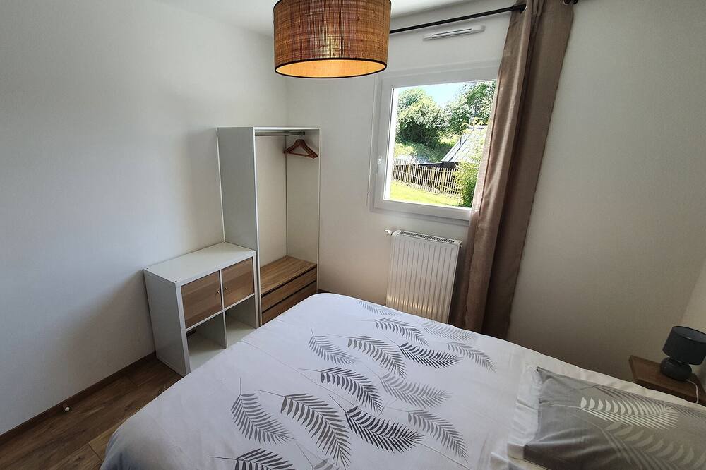 Photo of Bedroom in Saint-Jean-du-Doigt