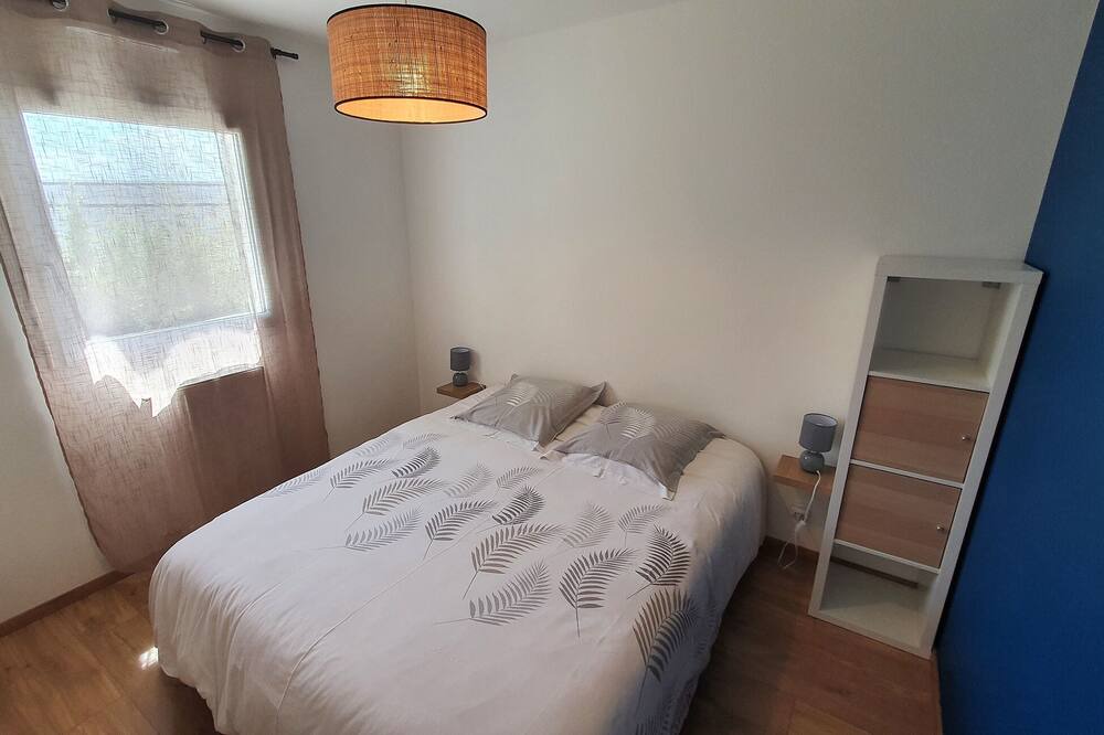 Photo of Bedroom in Saint-Jean-du-Doigt