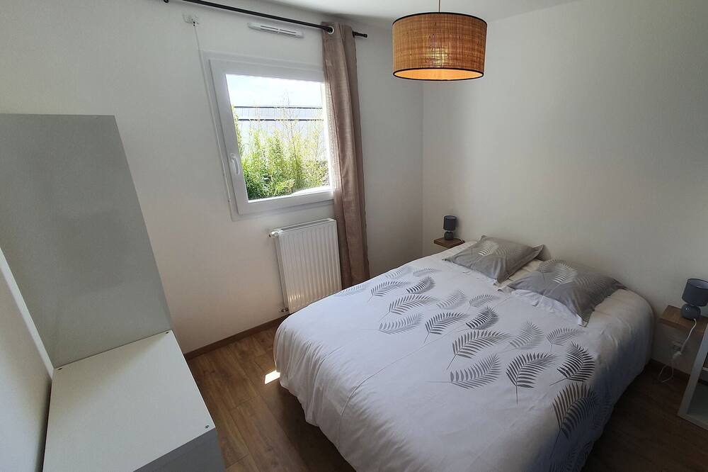 Photo of Bedroom in Saint-Jean-du-Doigt