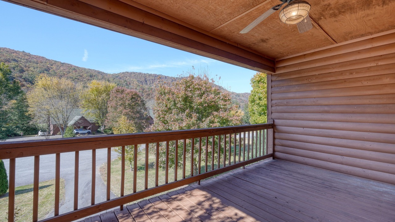Photo of Patio Balcony in Hiawassee