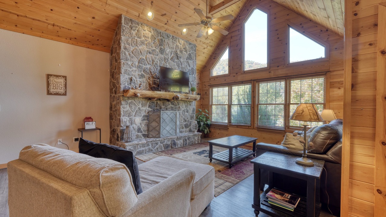 Photo of Livingroom in Hiawassee