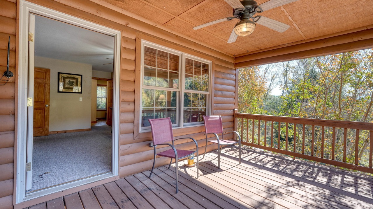 Photo of Patio Balcony in Hiawassee