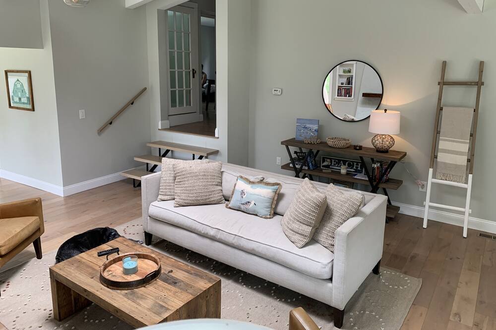 Photo of Livingroom in Cutchogue