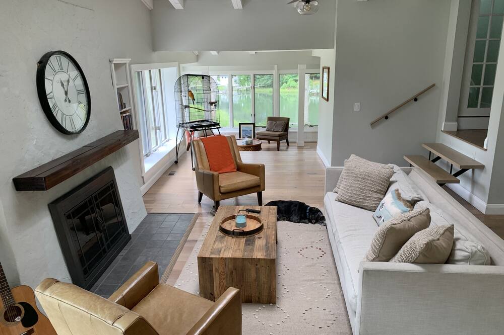 Photo of Livingroom in Cutchogue