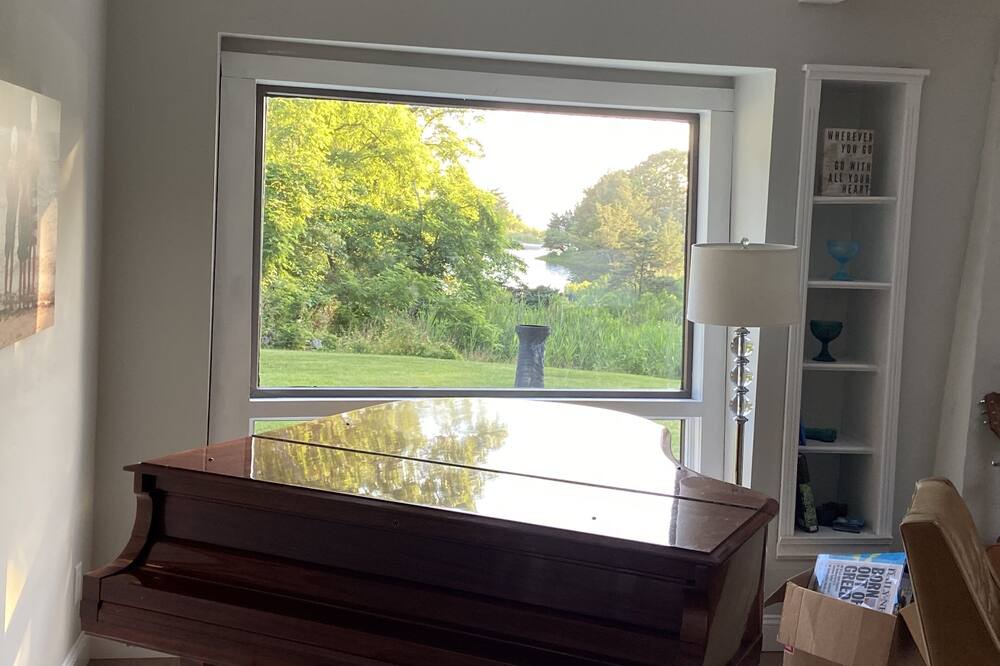 Photo of Bedroom in Cutchogue