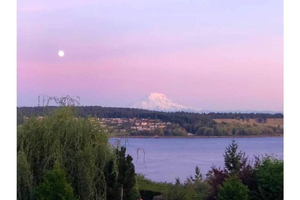 Photo of Others in Fox Island