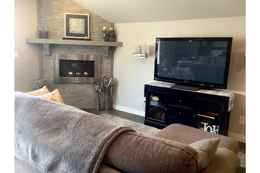 Photo of Livingroom in Fox Island