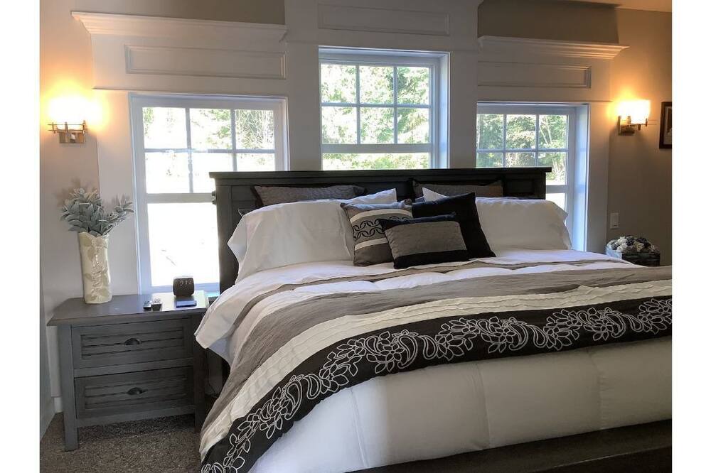 Photo of Bedroom in Fox Island