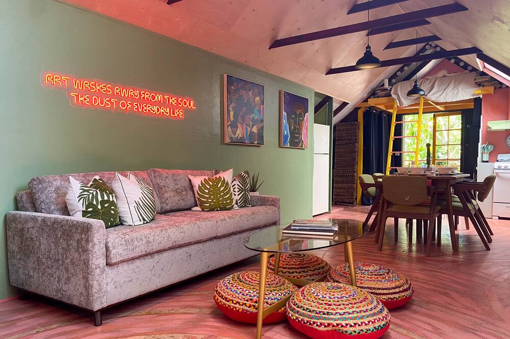Photo of Livingroom in University Heights
