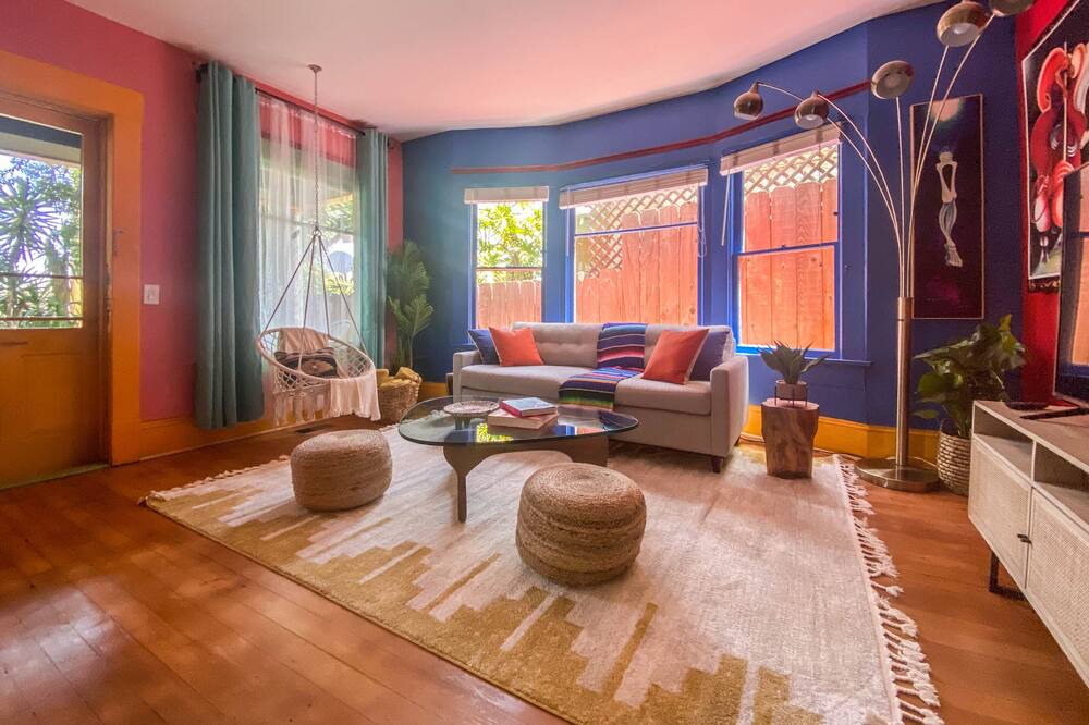 Photo of Livingroom in University Heights