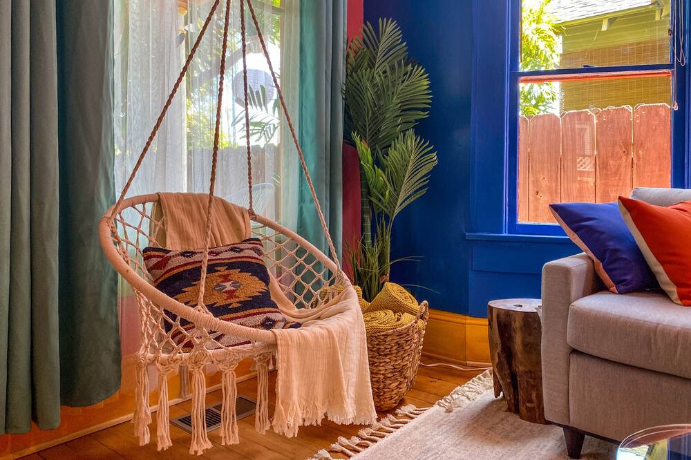 Photo of Livingroom in University Heights