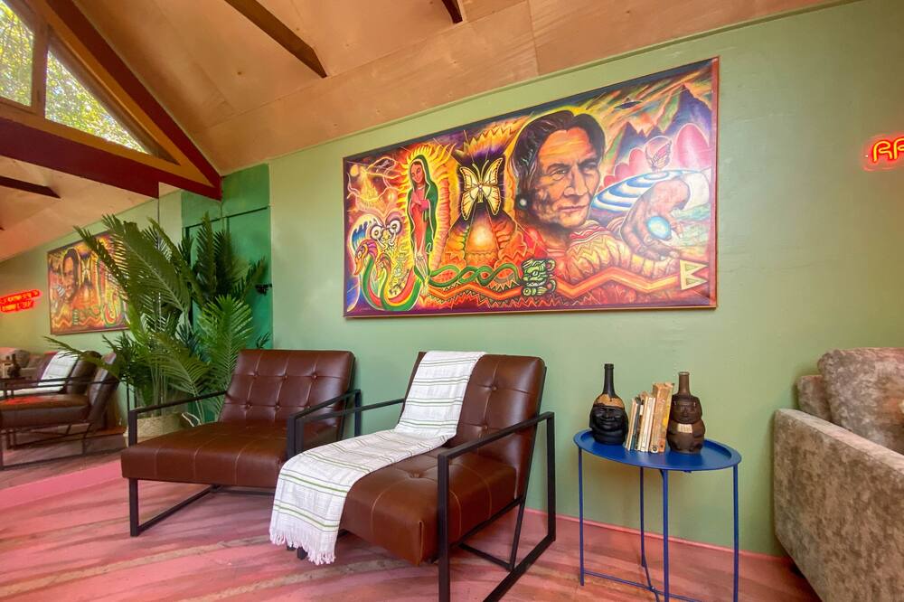 Photo of Livingroom in University Heights
