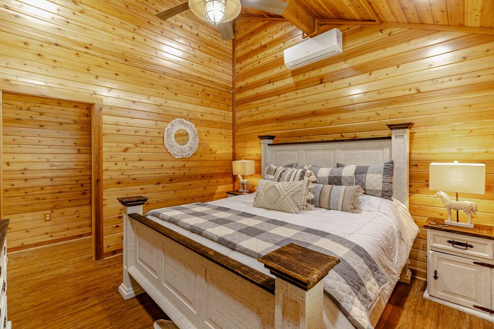 Photo of Bedroom in Lavon
