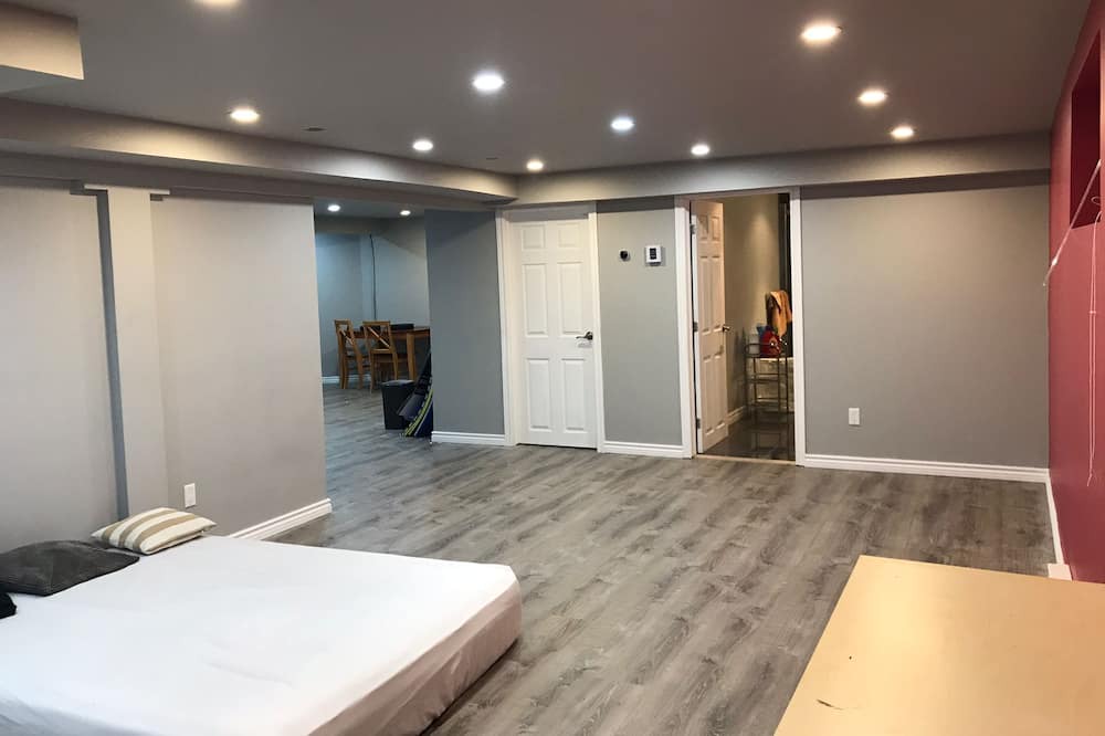 Photo of Bedroom in Pointe-Calumet
