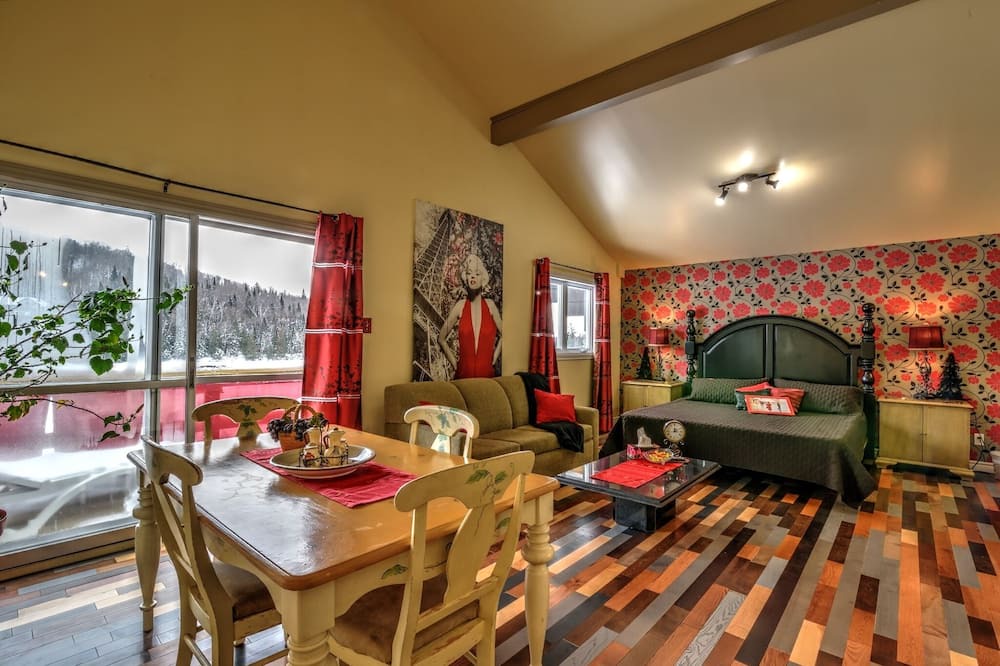 Photo of Livingroom in Sainte-Adele