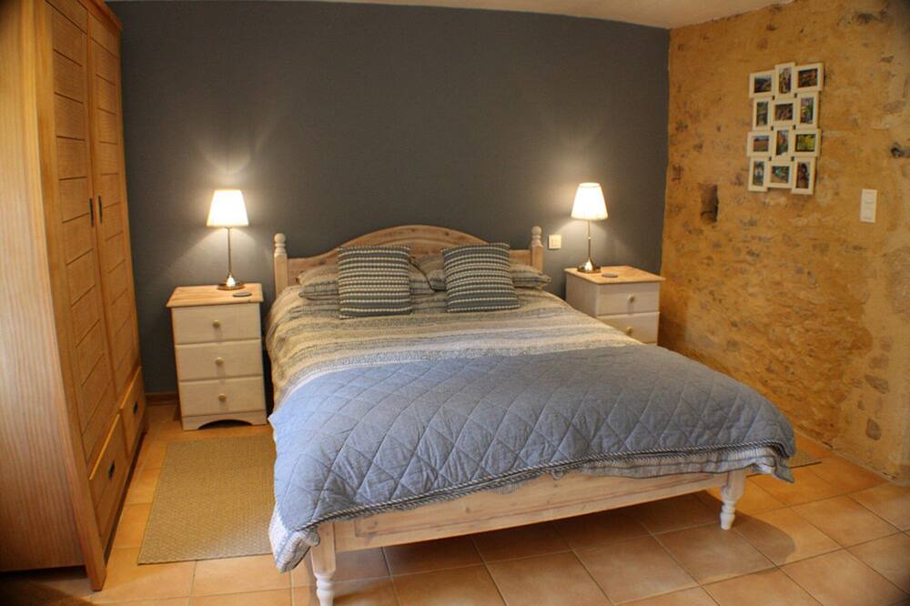 Photo of Bedroom in Villefranche-du-Perigord