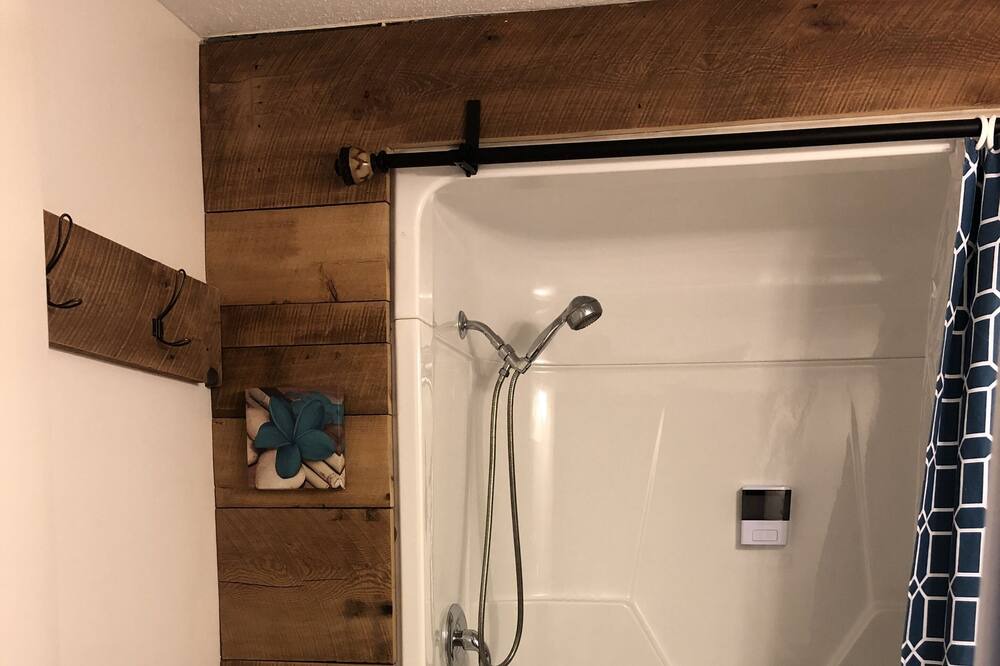 Photo of Bathroom in Cheneville