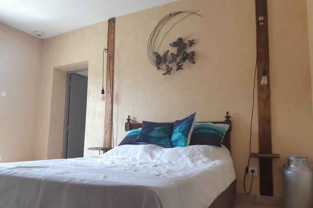 Photo of Bedroom in Doue-la-Fontaine