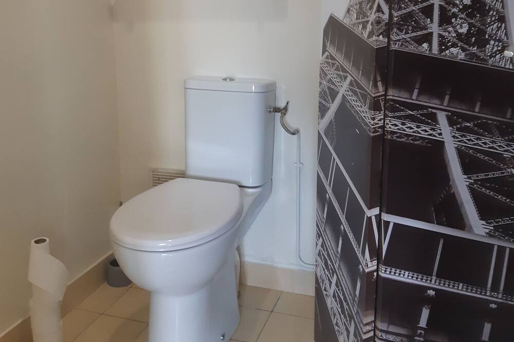 Photo of Bathroom in Doue-la-Fontaine