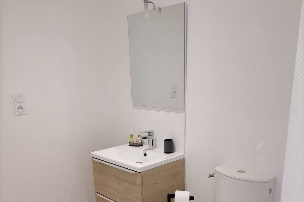 Photo of Bathroom in Bollee