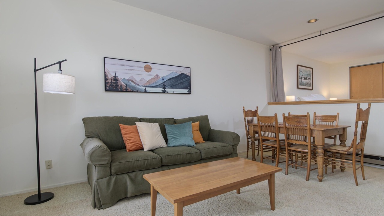 Photo of Livingroom in Warren