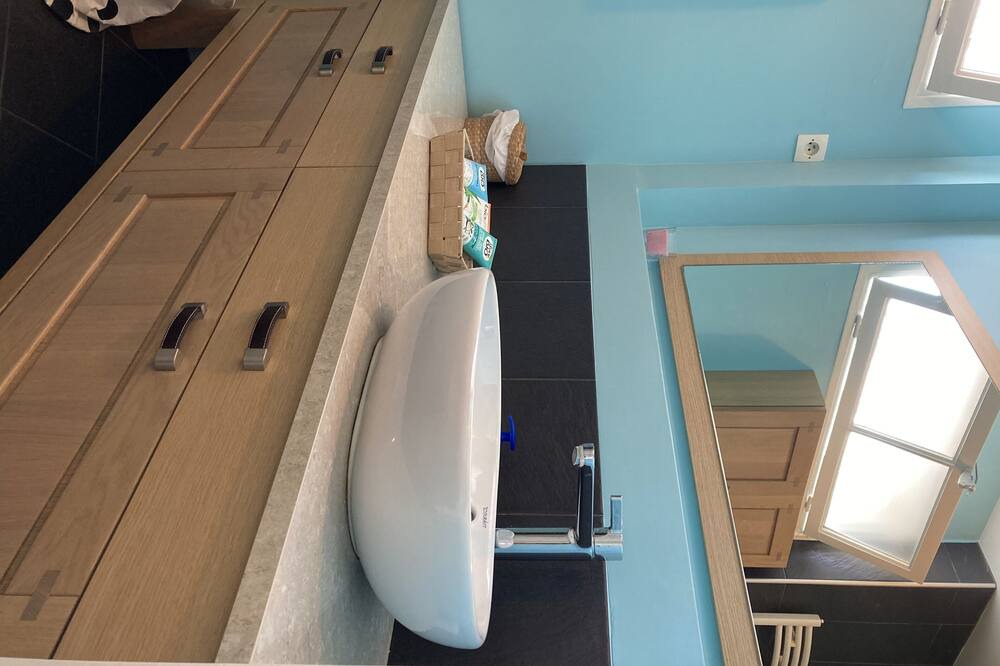 Photo of Bathroom in Chatou